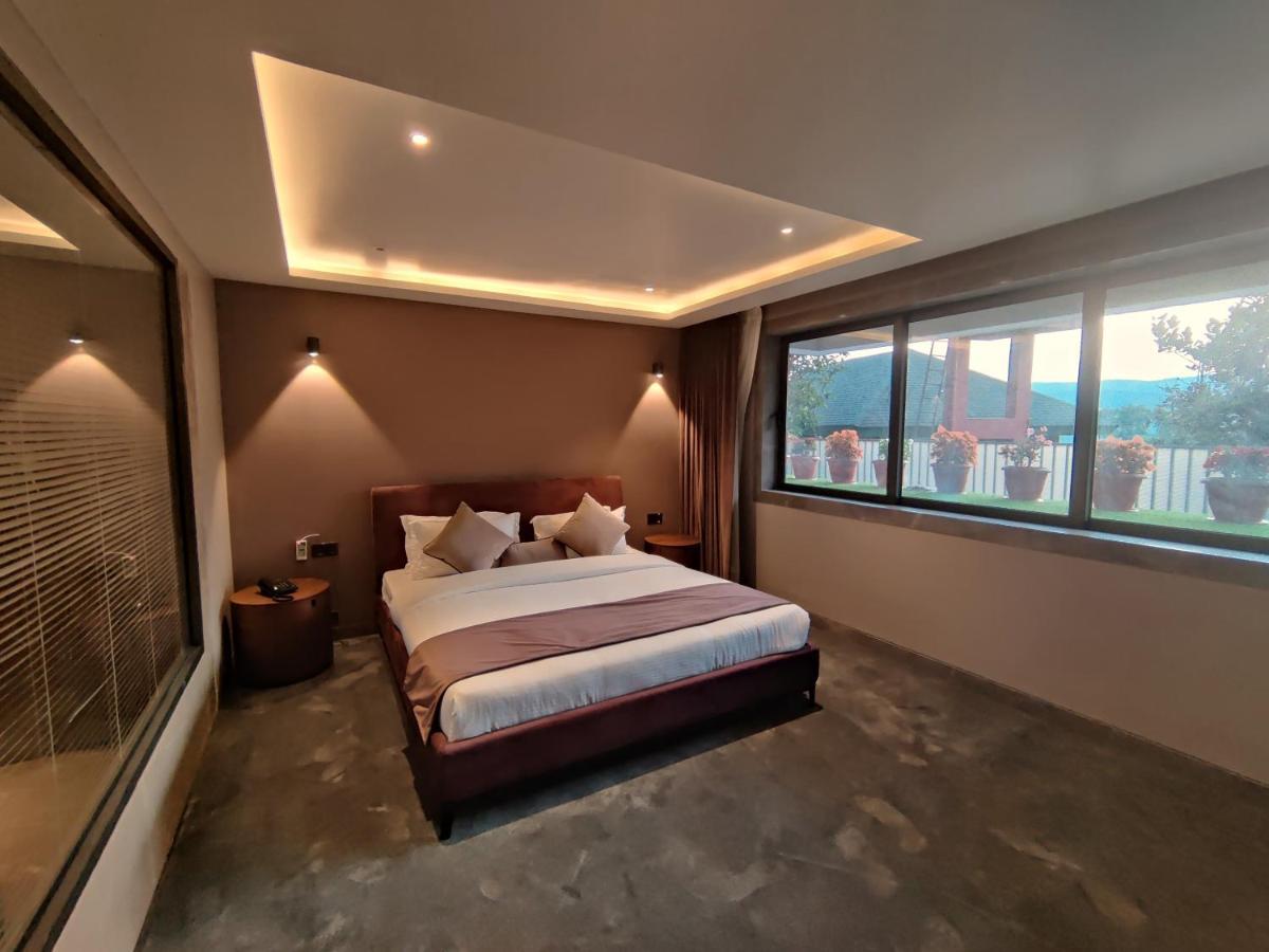 Leela Resort, The Exotic Boutique Hotel - Pure Veg Mahābaleshwar Værelse billede